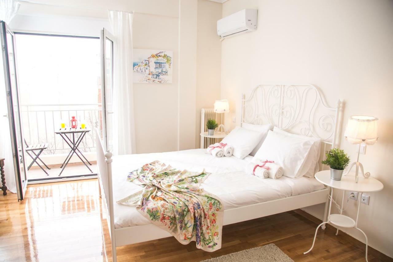 アテネMagnificent Luxury Retrostyle Flat Acropolis Viewアパートメント エクステリア 写真